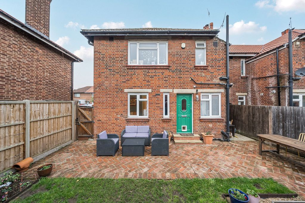 Property photo 1 of 12