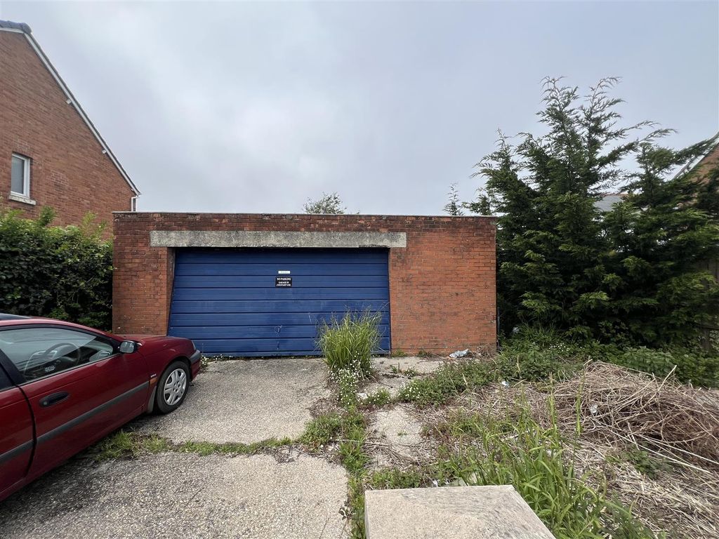 Property photo 1 of 5 Front.Jpg