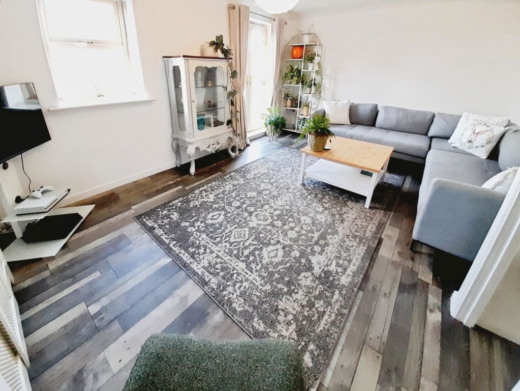 Property photo 2 of 17 Pbox-Img.Jpg