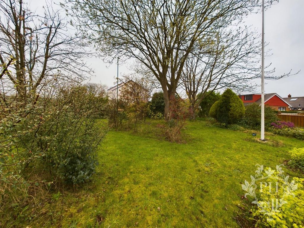 Property photo 2 of 12 Cam01415G0-Pr0280-Still013.Jpg