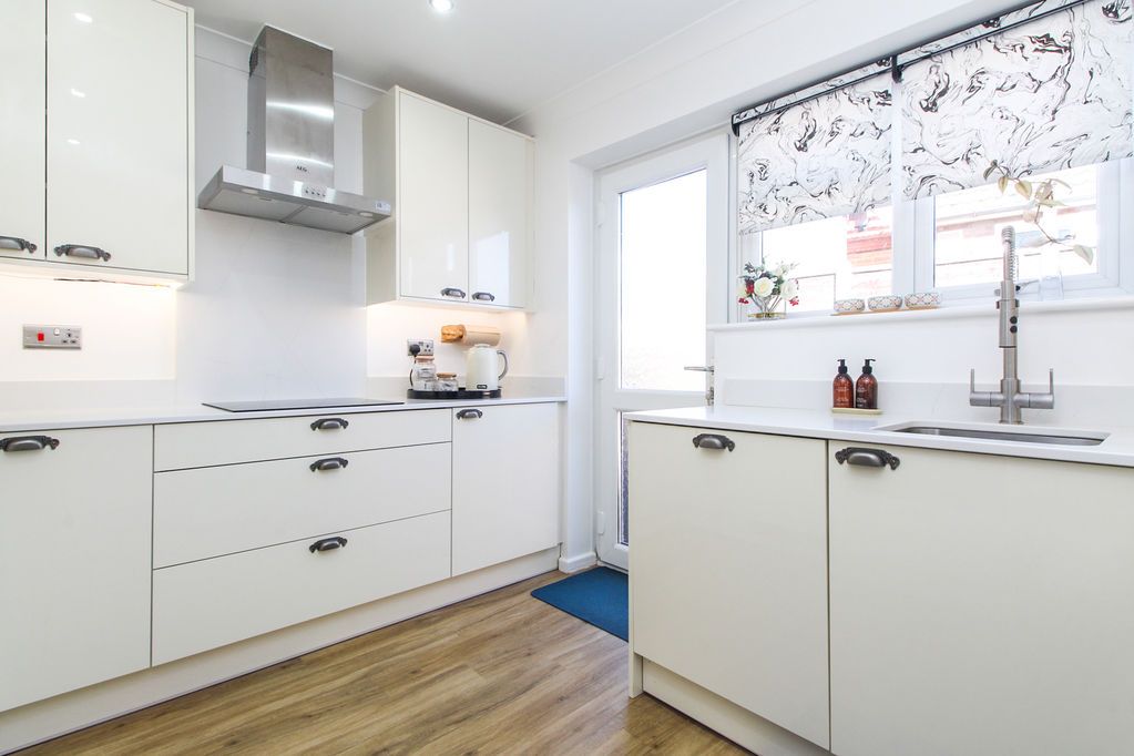 Property photo 3 of 22 Kitchen