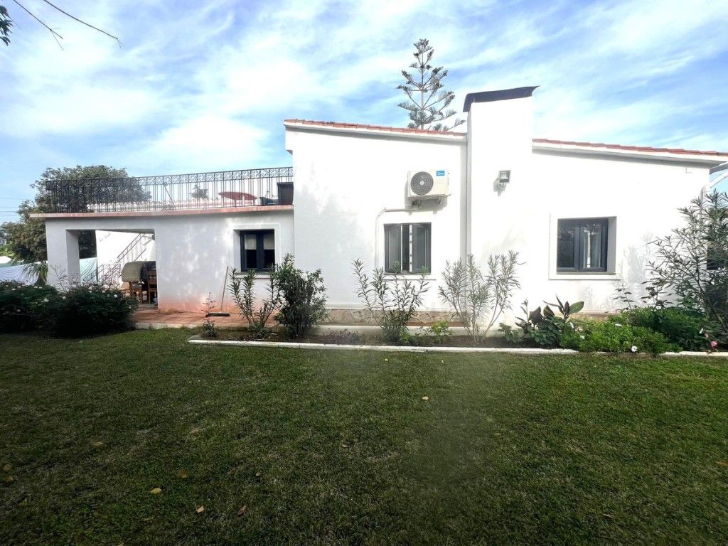 Property photo 2 of 20 Outside 7
