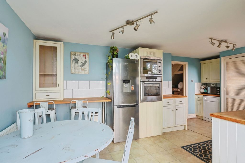 Property photo 3 of 19 Kitchen/Diner