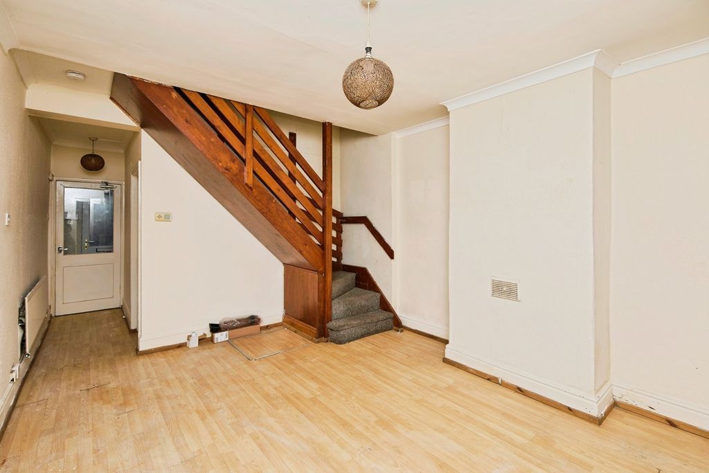 Property photo 2 of 18 Living Room