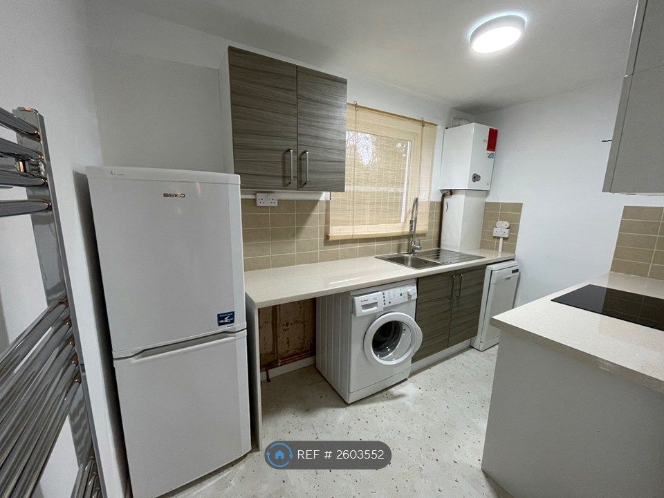 Property photo 3 of 10 Kitchen- Tumble Dryer Arriving Tomorrow ??