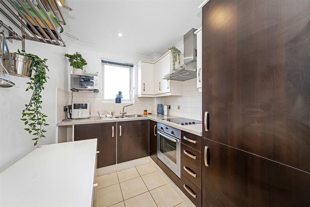 Property photo 2 of 14 Kitchen