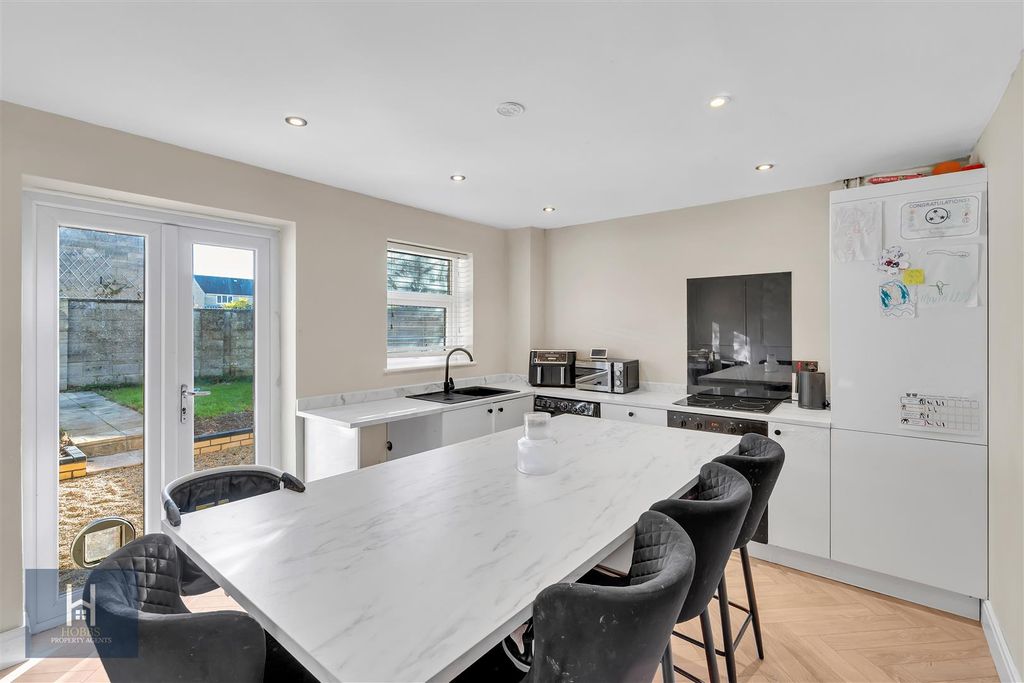 Property photo 3 of 13 Dsc00036.Jpg