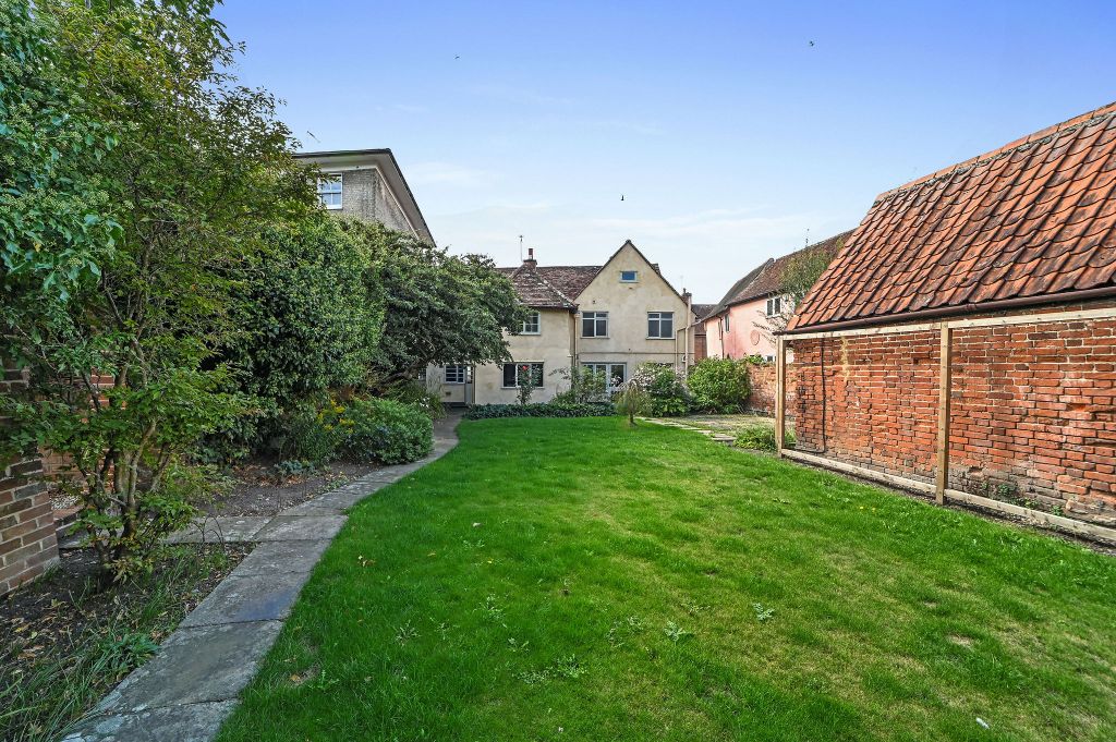 Property photo 2 of 25