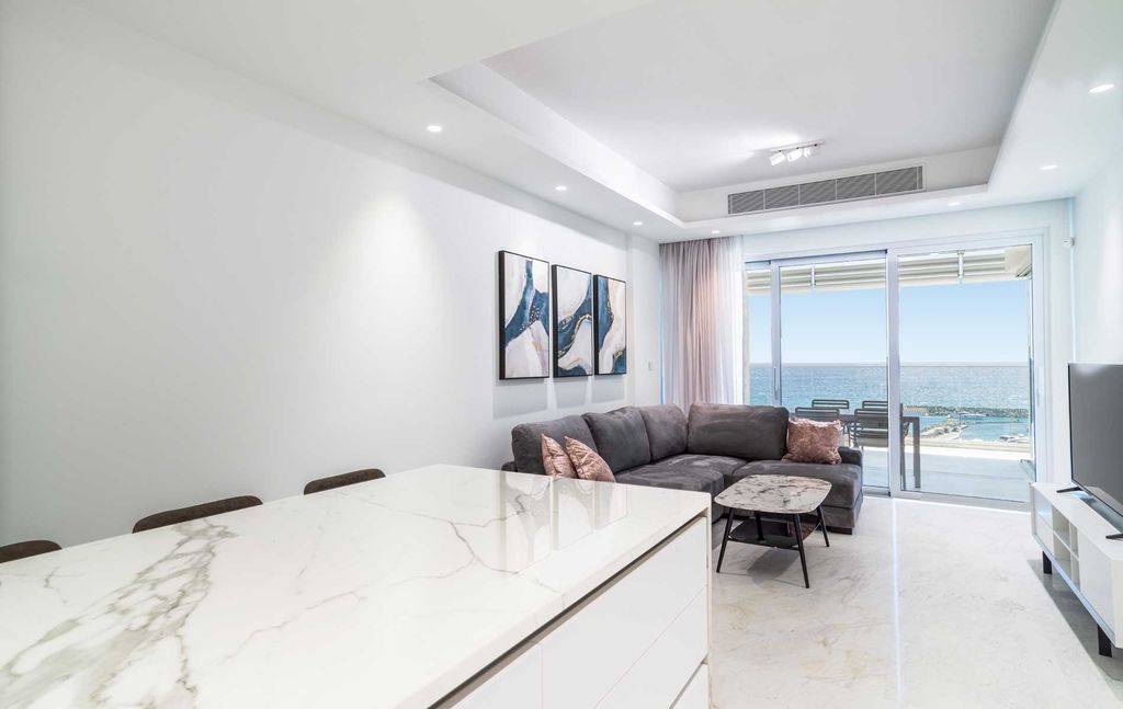 Property photo 2 of 36