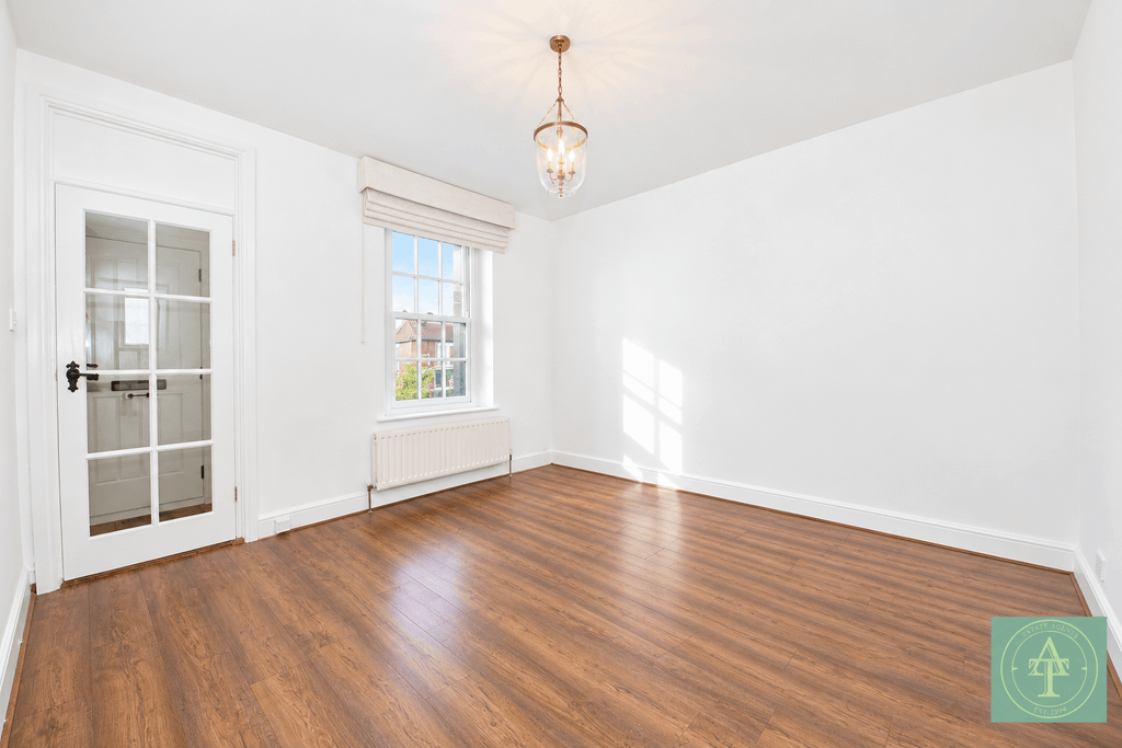 Property photo 2 of 16 Gallery