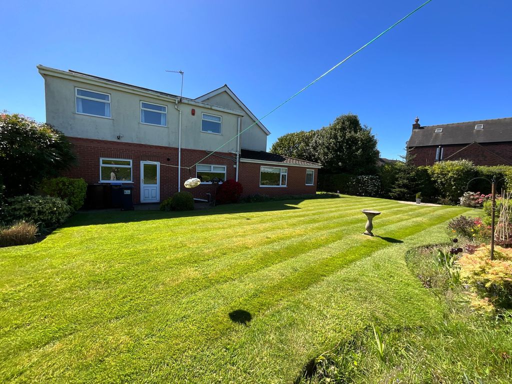 Property photo 2 of 41