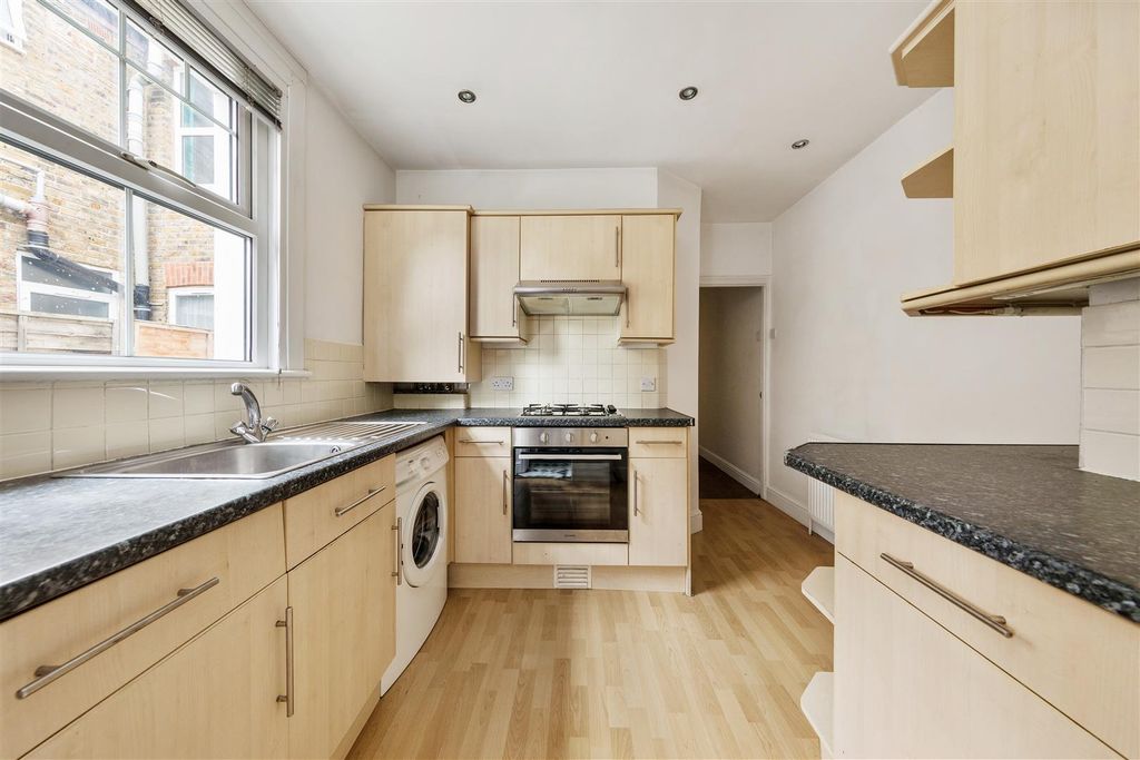 Property photo 3 of 14