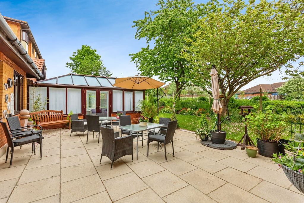 Property photo 2 of 18