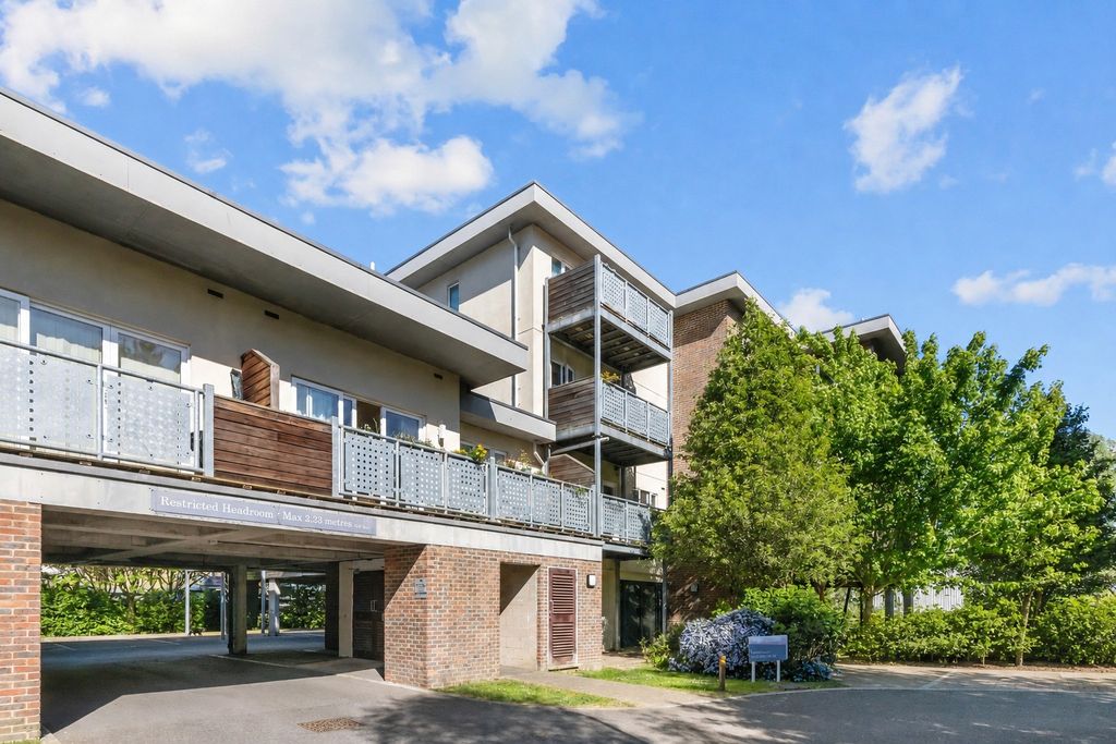 Property photo 1 of 11 5172790