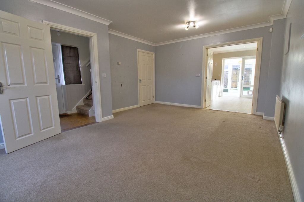 Property photo 3 of 19 Photo #3