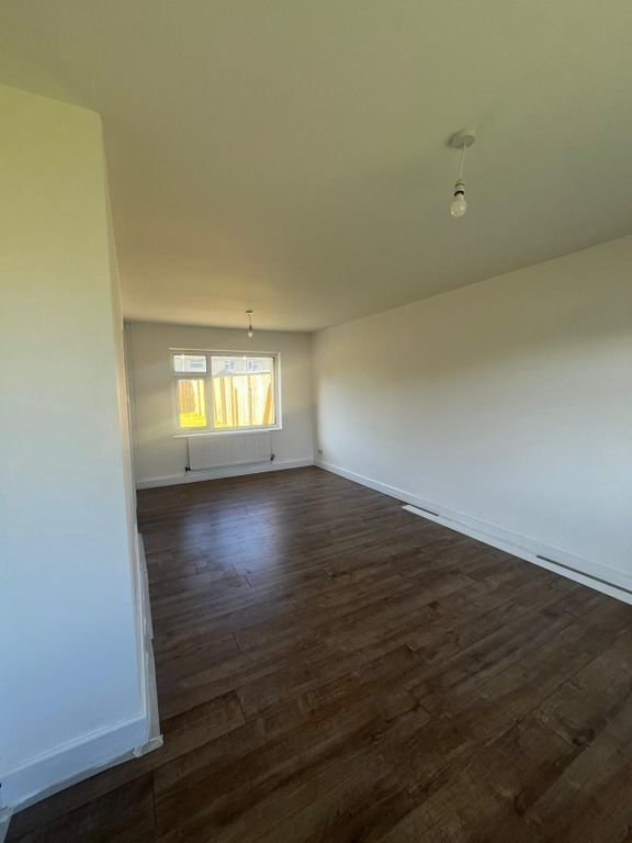Property photo 1 of 8 Image