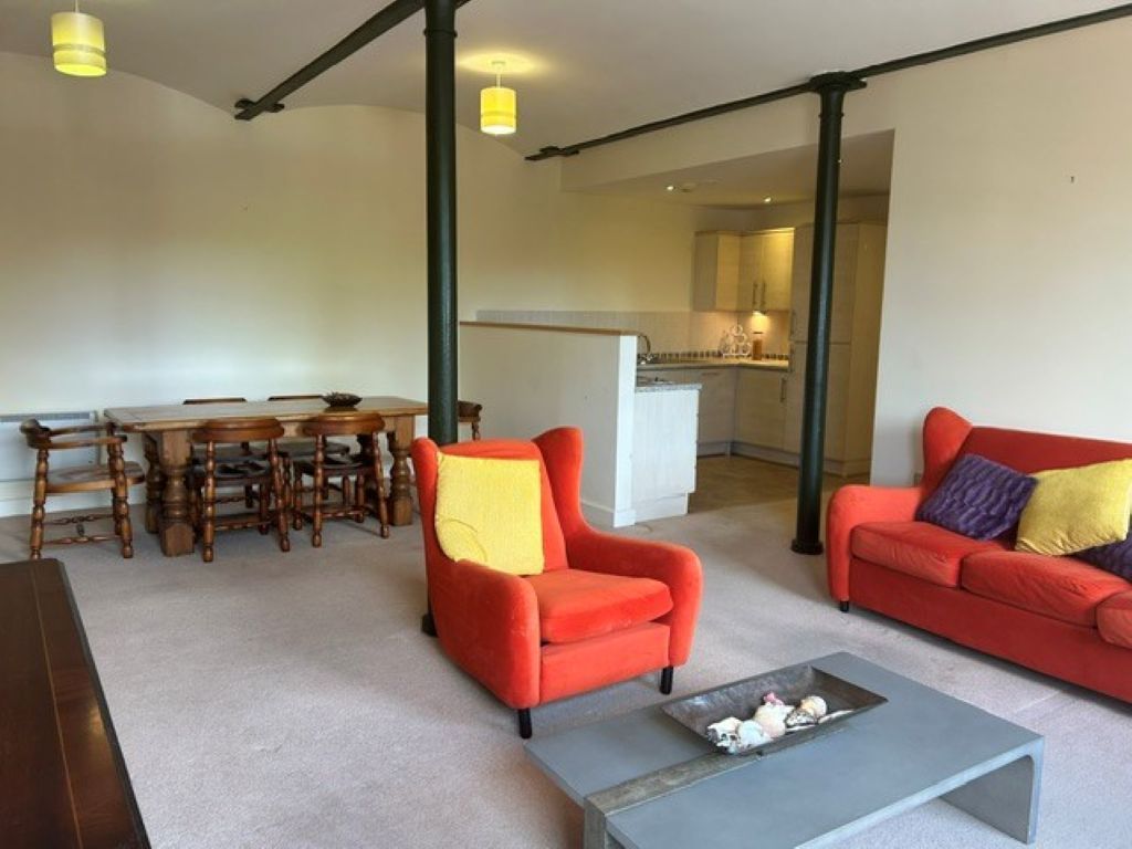 Property photo 3 of 12 Lounge Diner Area: