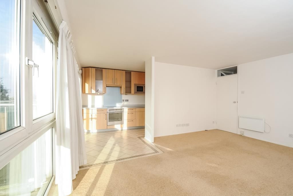 Property photo 3 of 10 Interior