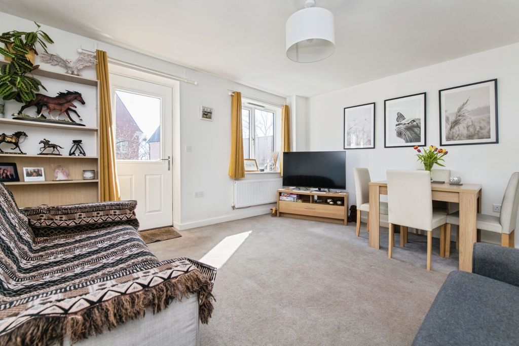 Property photo 2 of 10 Pbox-Img.Jpg