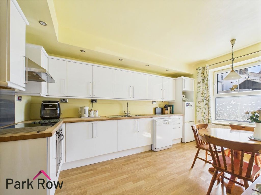 Property photo 1 of 18 Kitchen/Diner