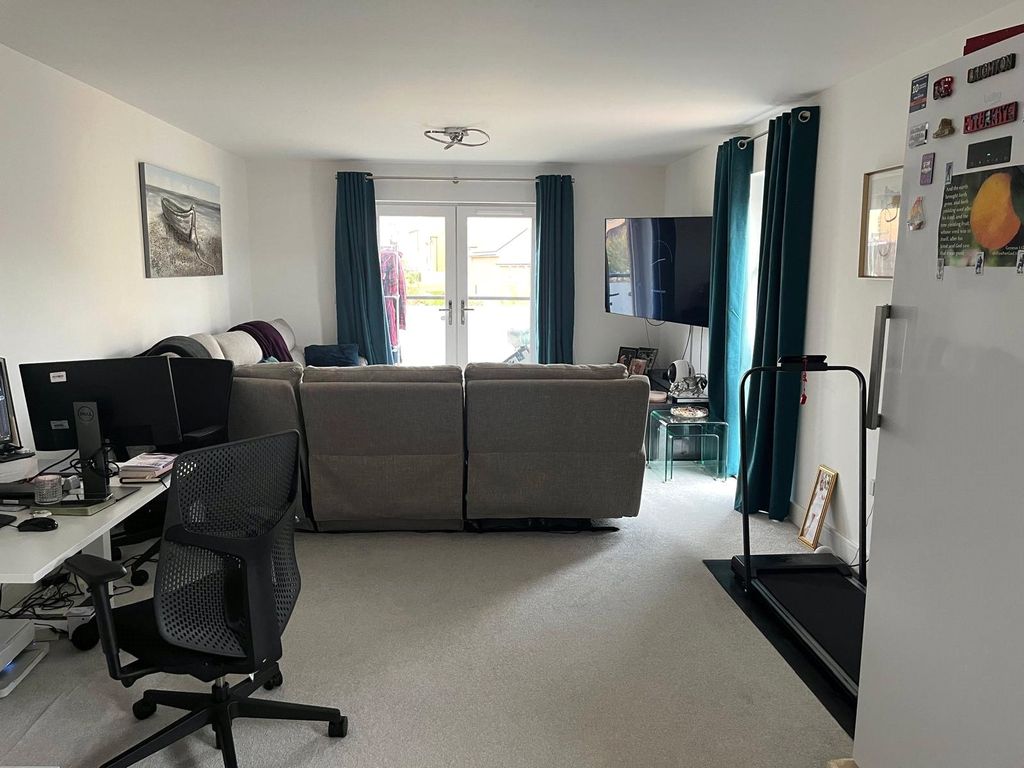 Property photo 3 of 9 Living Room