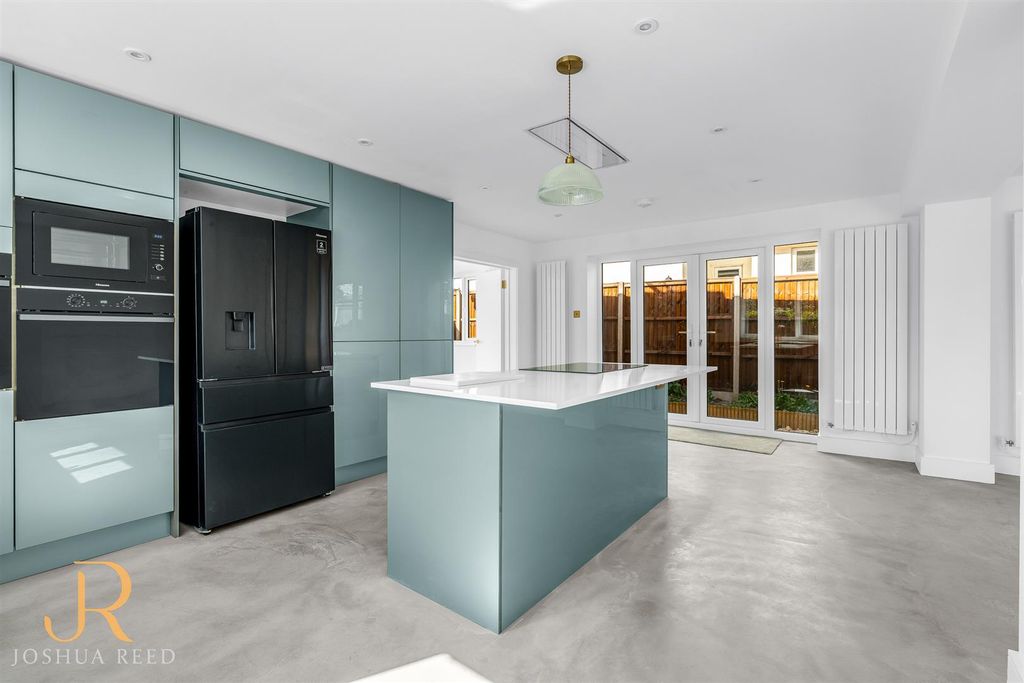 Property photo 3 of 33 Internal-5.Jpg