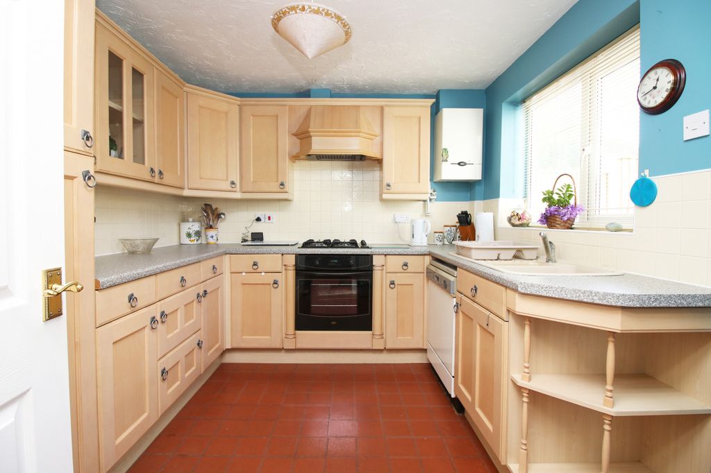 Property photo 3 of 24