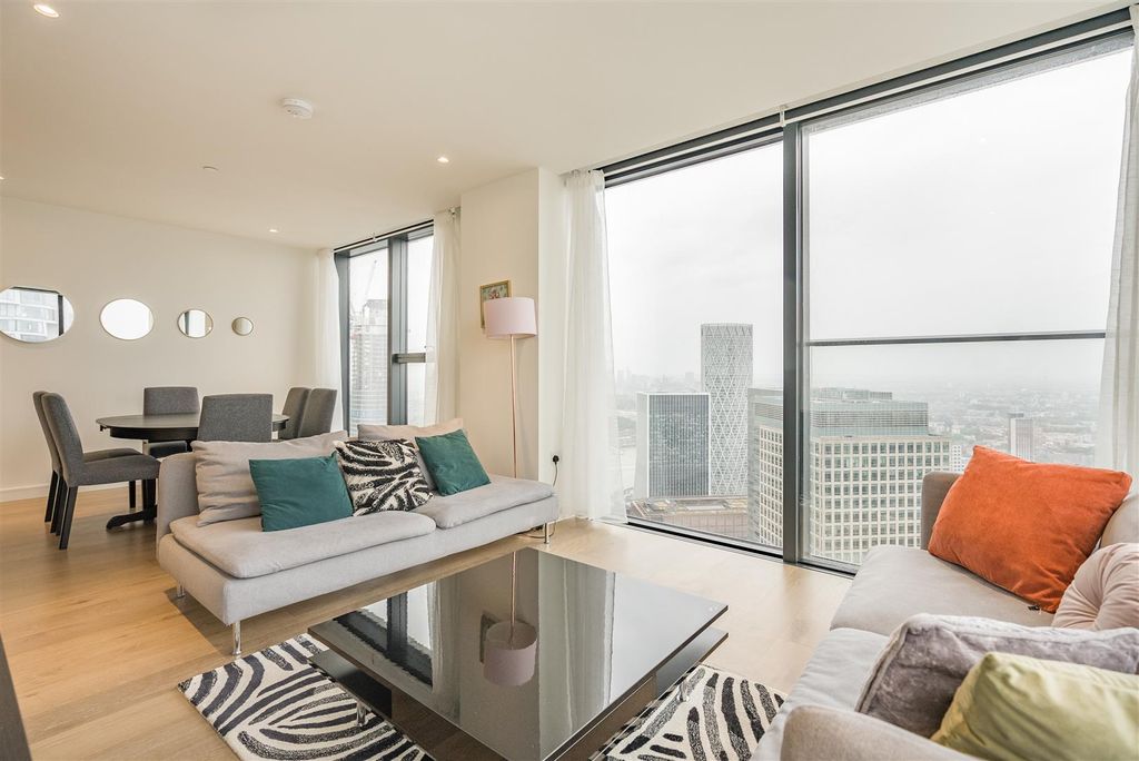 Property photo 2 of 23 8562361-Interior30.Jpg