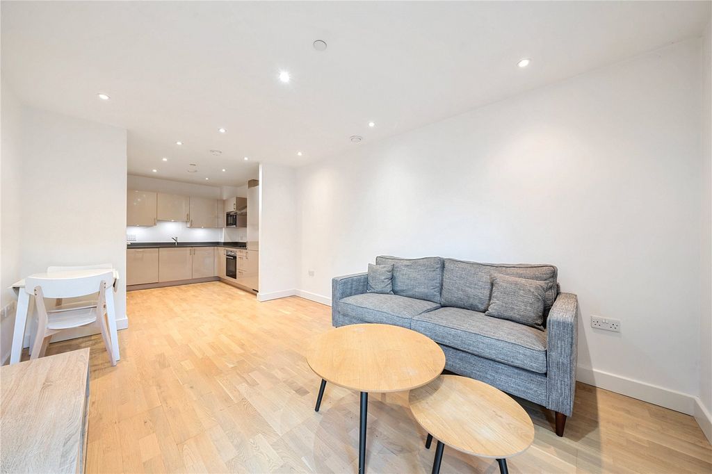 Property photo 3 of 18 Picture No. 16