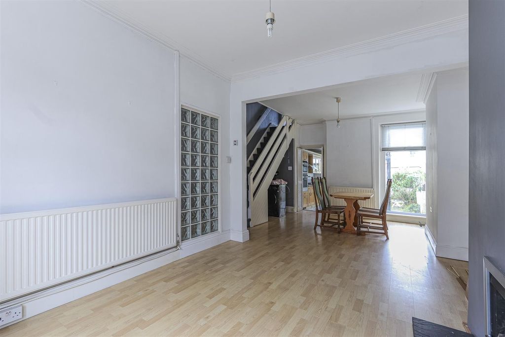Property photo 3 of 12 Brithdir Street 62-2.Jpg