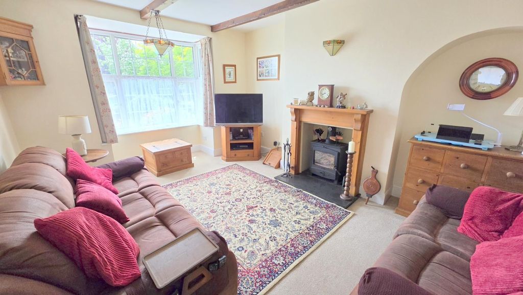 Property photo 3 of 25