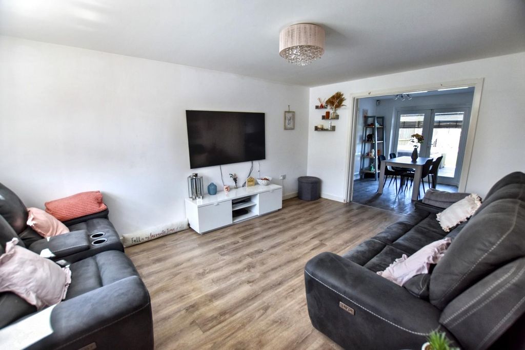 Property photo 3 of 16 3