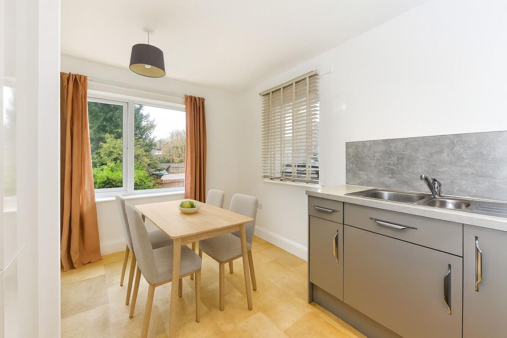 Property photo 3 of 7 Dining Room.Jpg