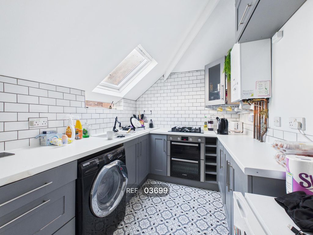 Property photo 1 of 8 Kitchen