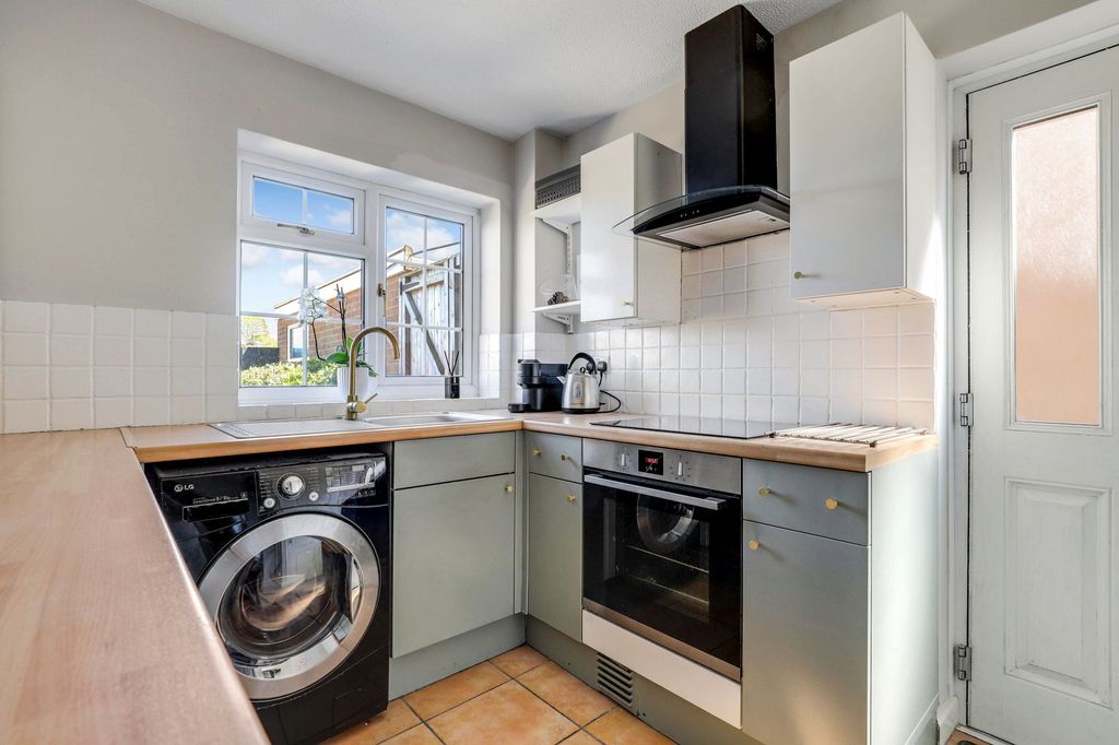 Property photo 2 of 13