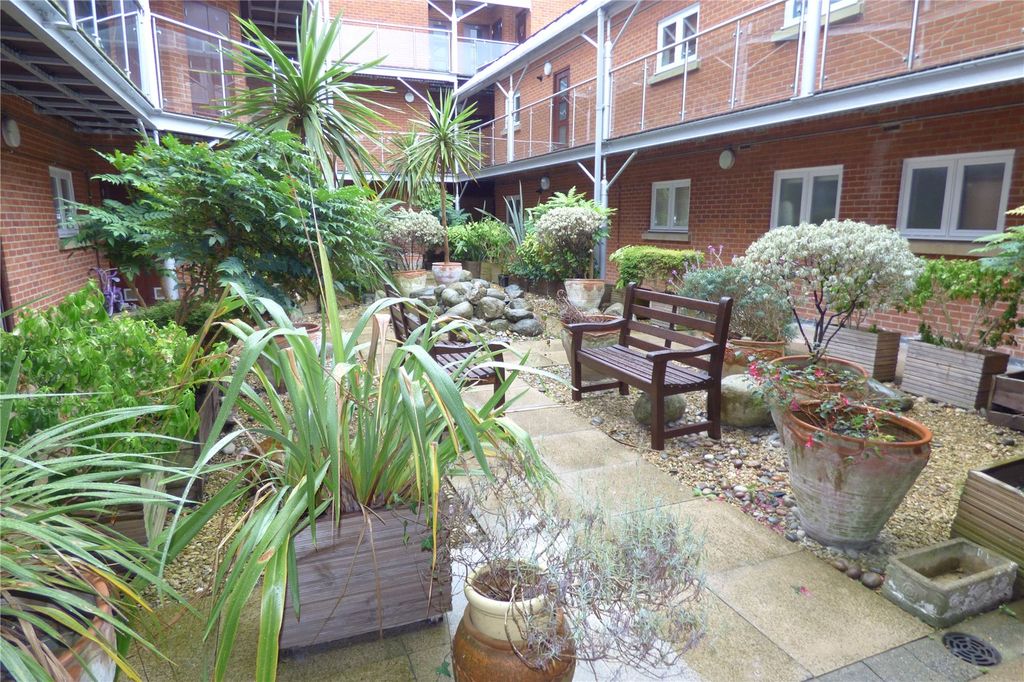 Property photo 3 of 8 Picture No. 05