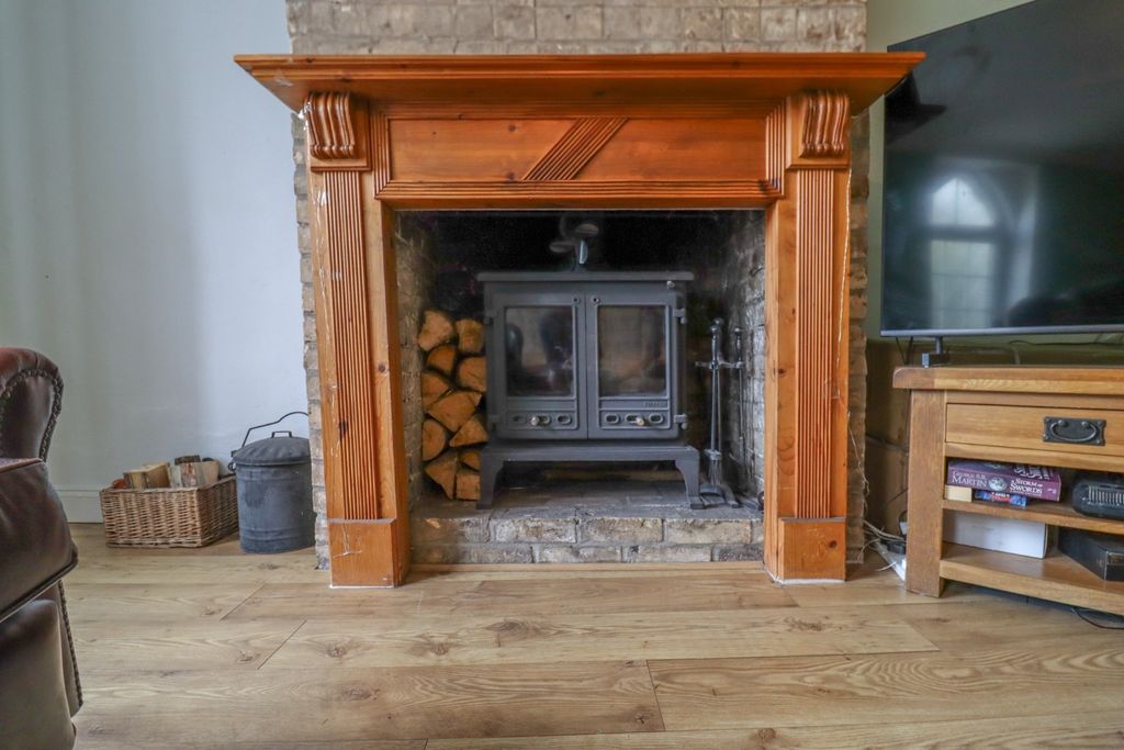 Property photo 3 of 20 4247676