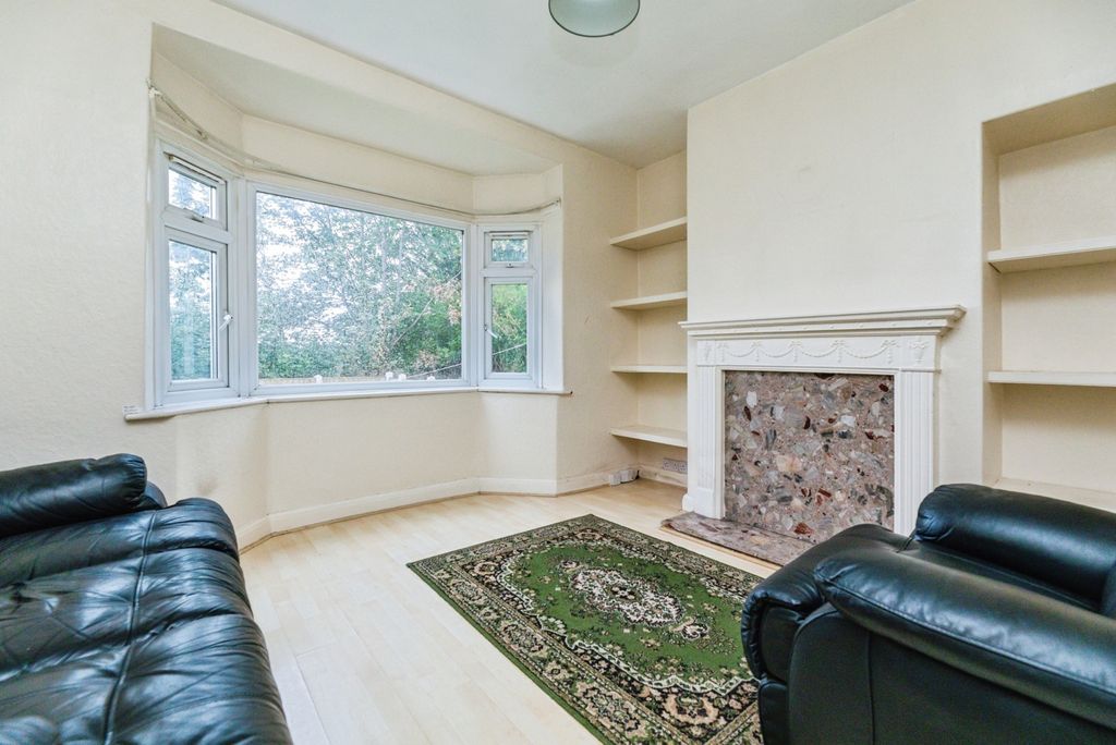 Property photo 2 of 17 Photo