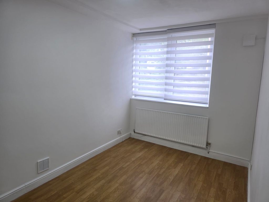 Property photo 3 of 10 Photo 3