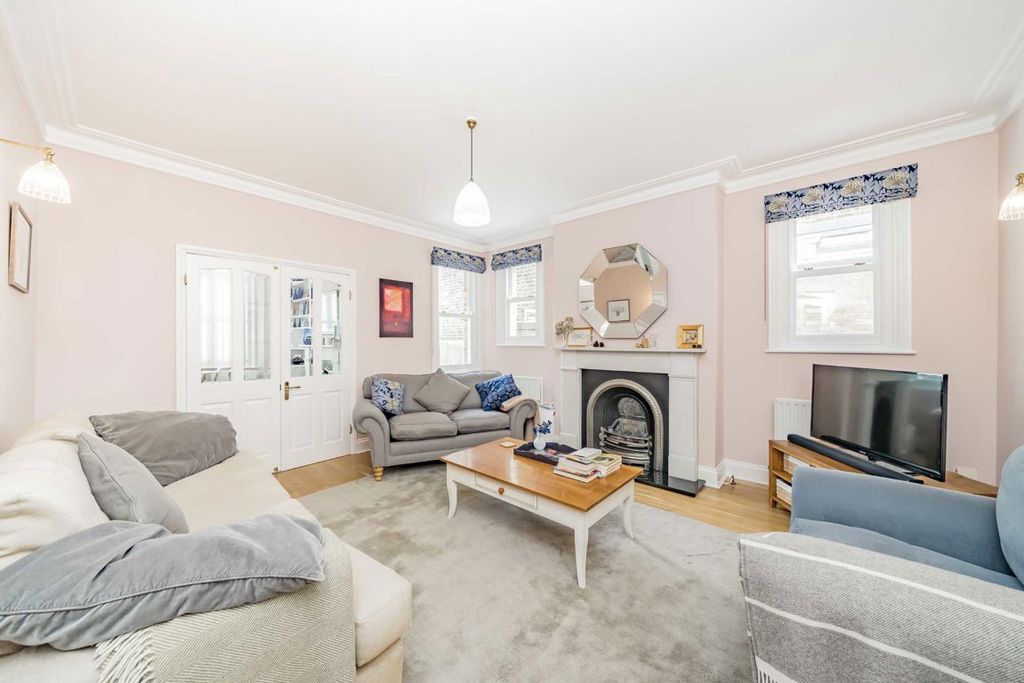 Property photo 2 of 10