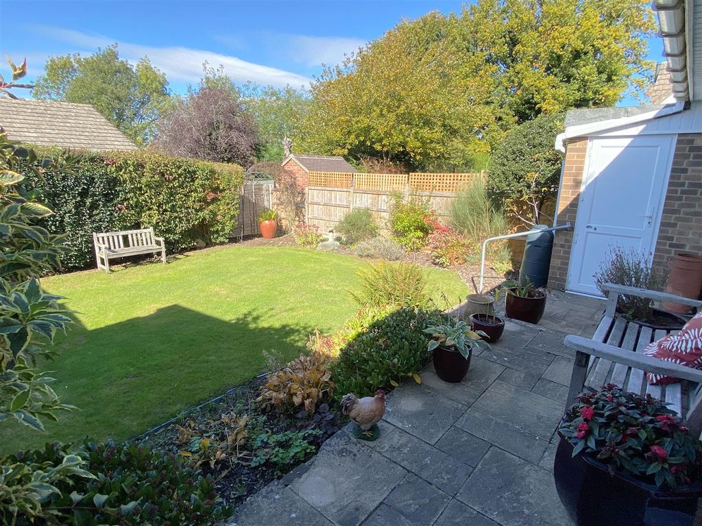 Property photo 2 of 17 Grd 1.Jpeg