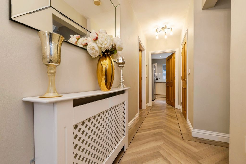 Property photo 2 of 24 Pbox-Img.Jpg