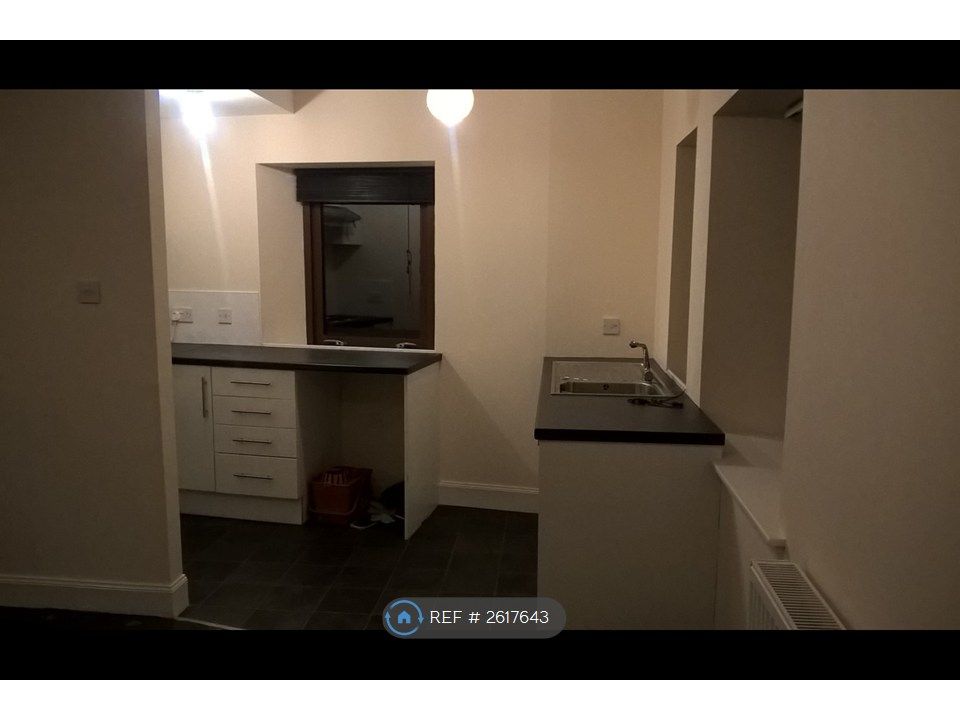 Property photo 3 of 11 Kitchen Off Lounge