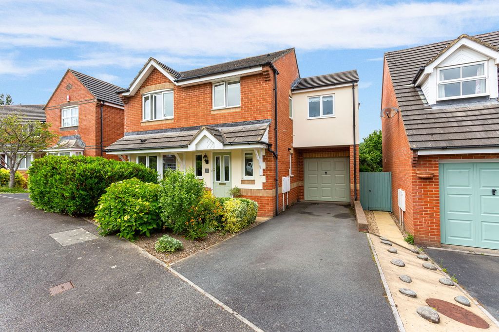 Property photo 1 of 35
