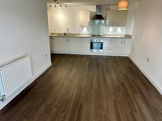 Property photo 3 of 13 Kitchen