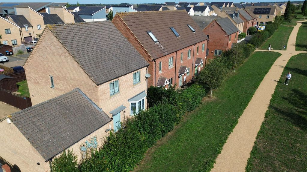 Property photo 1 of 32