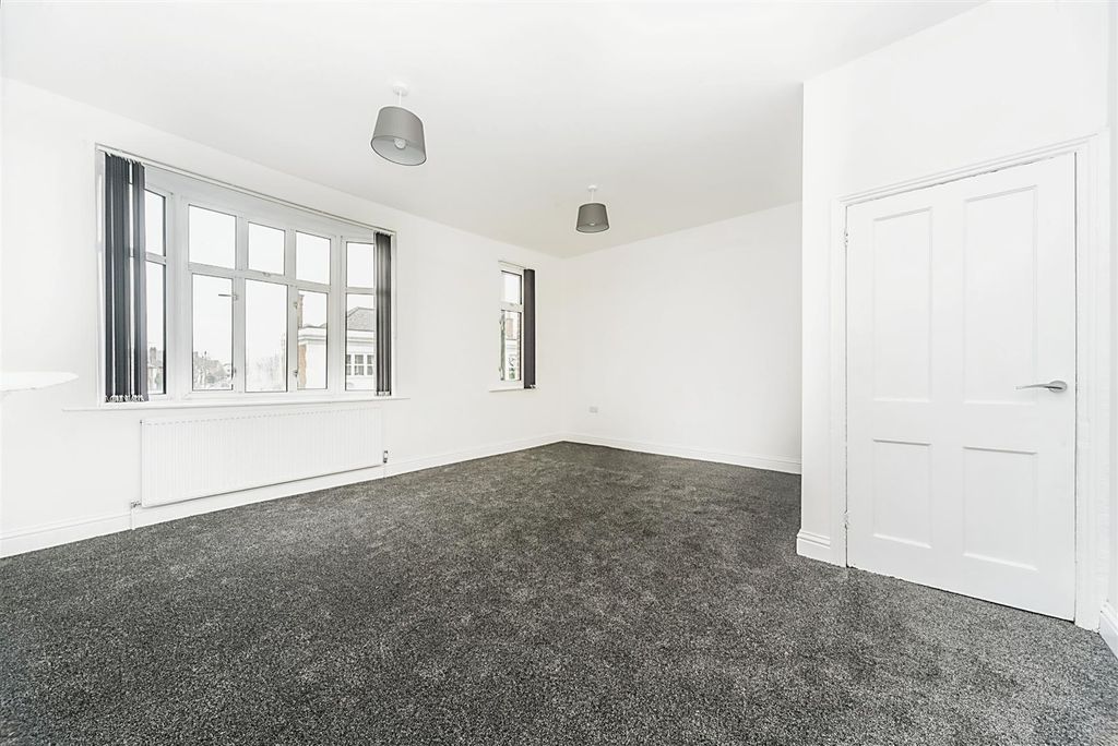 Property photo 2 of 10 19429A28-35Bc-Ed11-83Fe-00224801Ab59.Jpg