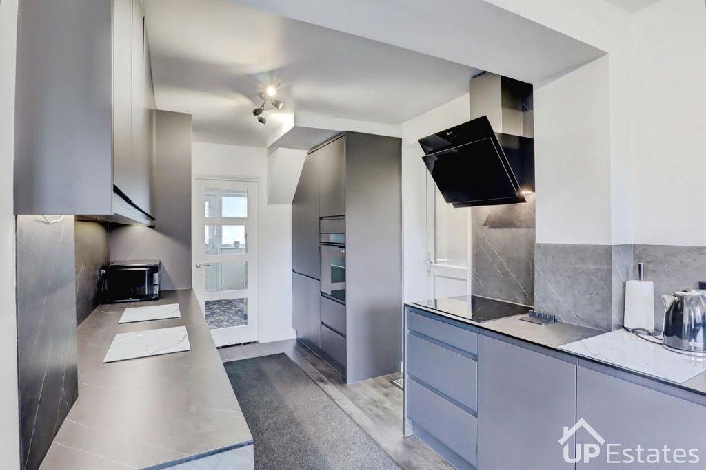 Property photo 2 of 18 Kitchen Diner