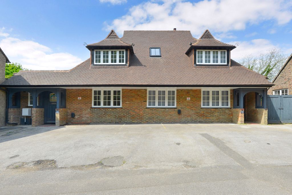 Property photo 1 of 17 Front