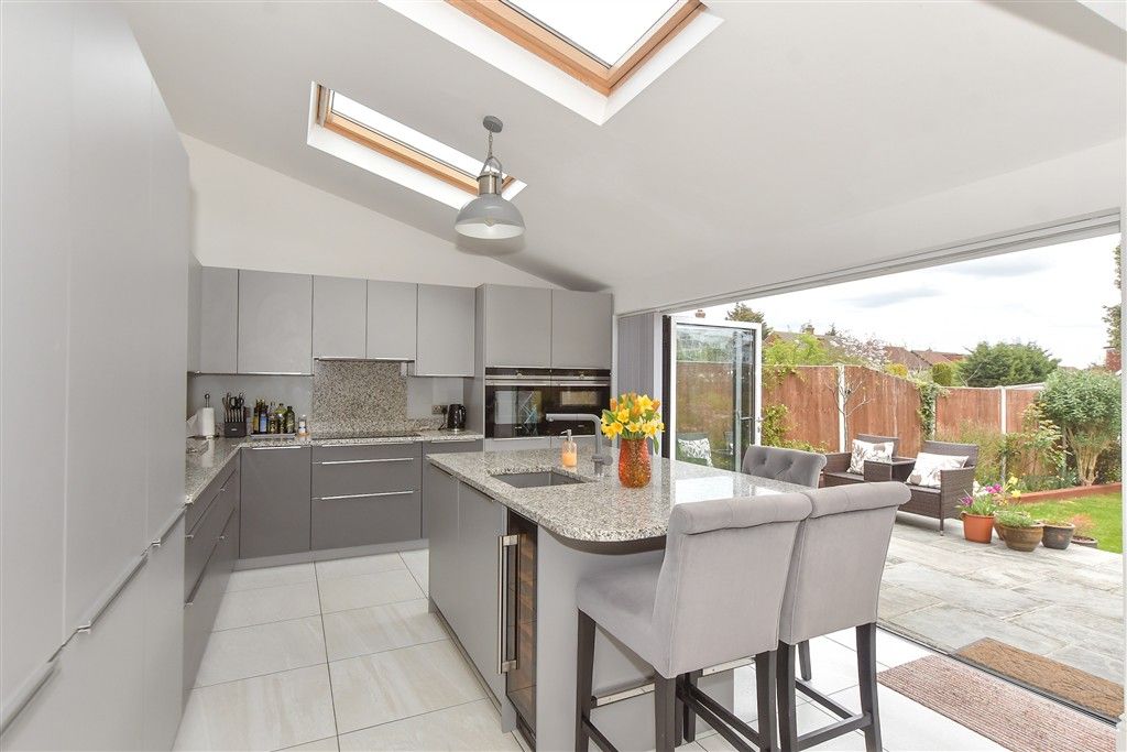 Property photo 1 of 21 Kitchen